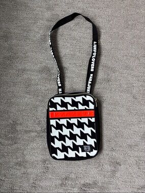 RARE Y2K Harajuku Lovers Black & White Houndstooth Crossbody tablet bag